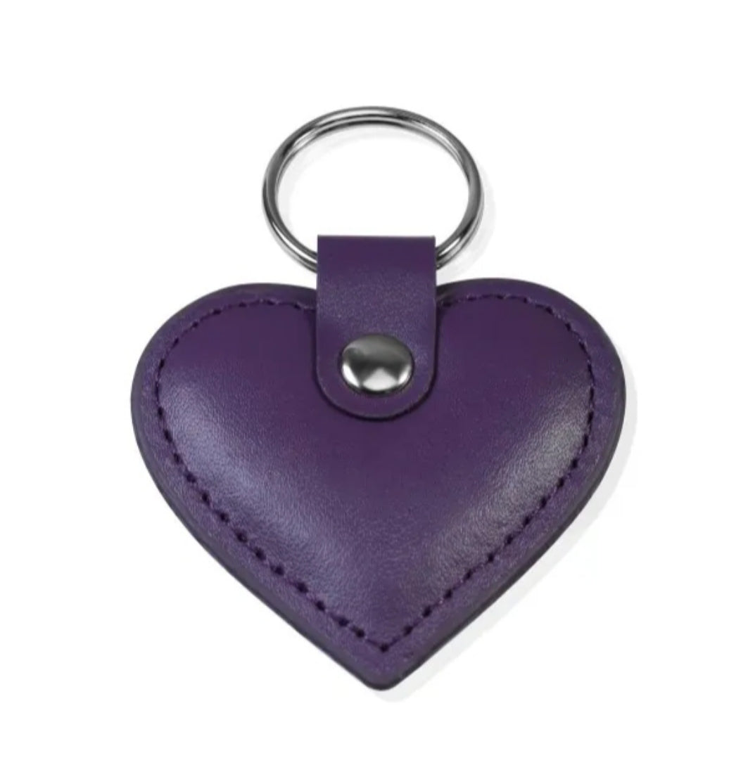 Llavero corazón morado con leyenda Pand ✪ 𝔼𝕟𝕥𝕣𝕖𝕘𝕒 𝕀𝕟𝕞𝕖𝕕𝕚𝕒𝕥𝕒