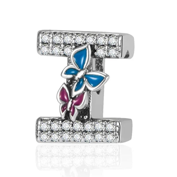 Charm Letra brillante con mariposas de plata s925