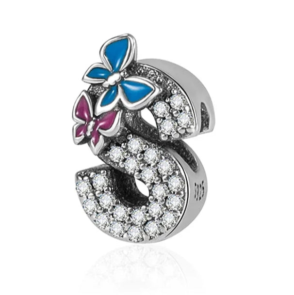 Charm Letra brillante con mariposas de plata s925